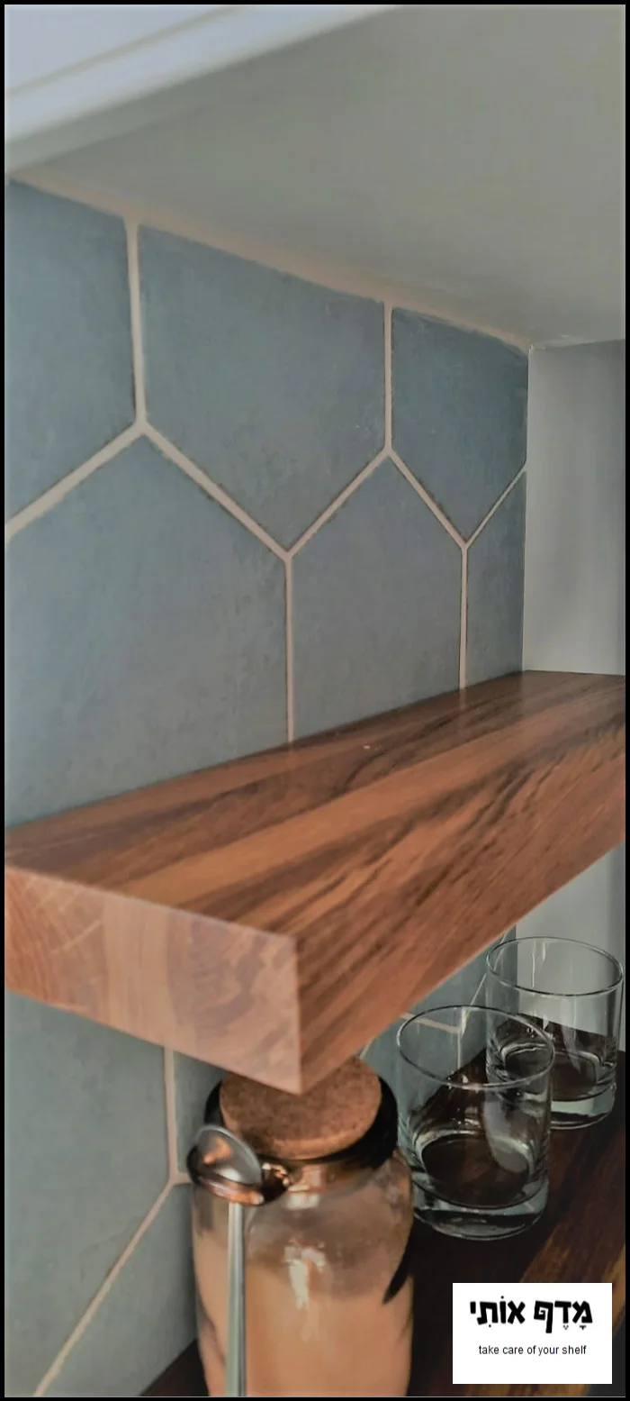 40 mm oak floating Shelves galery pic 25 מדף צף מעץ אלון מלא בעובי 40 מילימטר